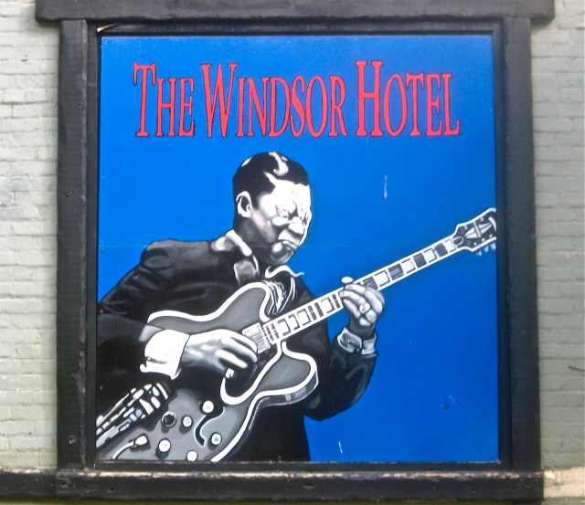 Artist(s): Mandy van Leeuwen, Jennifer Johnson