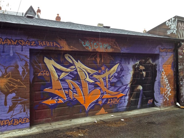     Photo © Resa McConaghy 