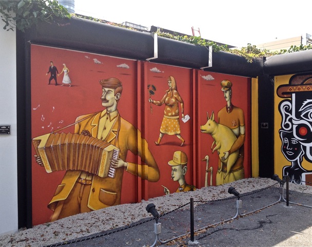 Artist: Interesni Kaski (Aleksei Bordusov and Vladimir Manzhos, a duo from the Ukraine) - Photo © Norman Orenstein